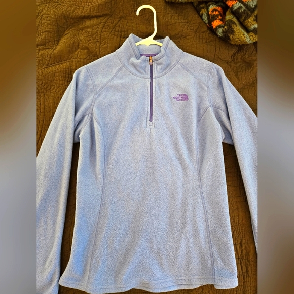 North Face Lightweight Pullover - Picture 2 of 3